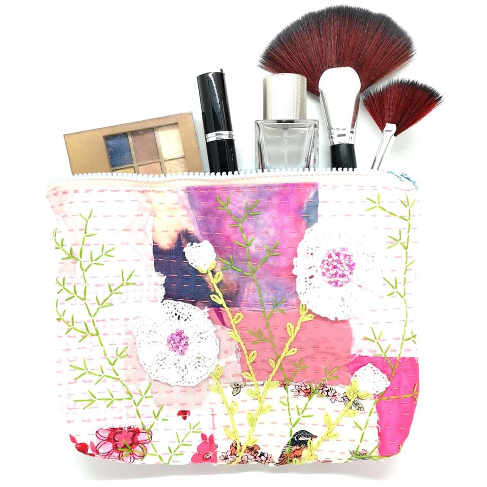 Pink Flowers 7 scaled - etmdesigns.eu - Zip pouches - 1 https://etmdesigns.eu/zip-pouches/ -